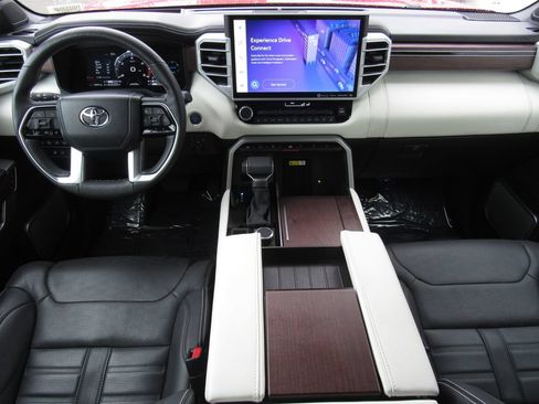Used 2024 Toyota Sequoia Platinum AWD/4WD image 39