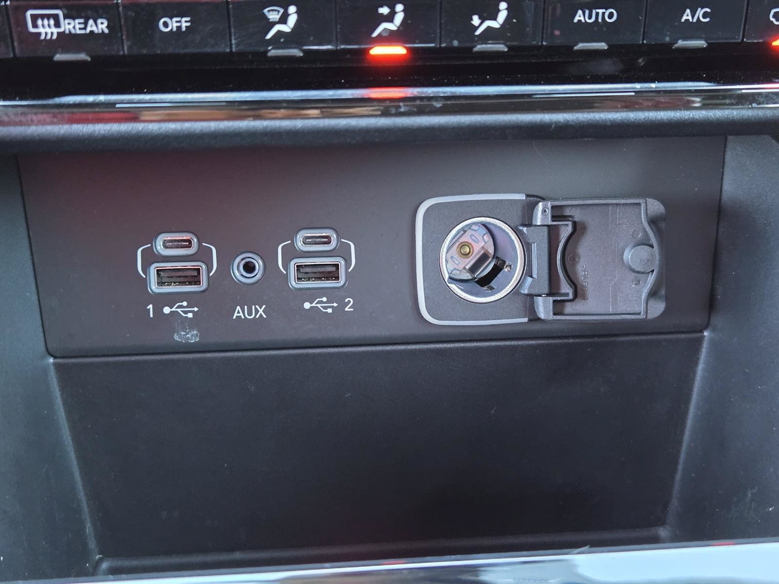Used 2025 Jeep Grand Cherokee Laredo X RWD image 12