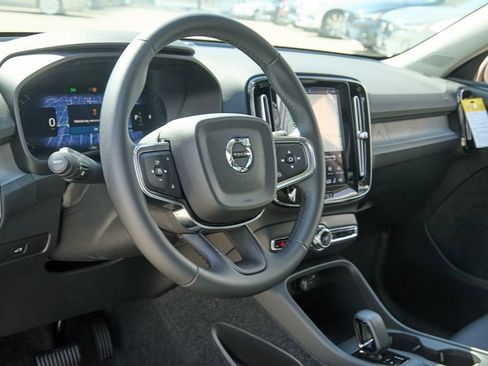 New 2026 Volvo XC40 B5 Core w/ Climate Package AWD/4WD image 13