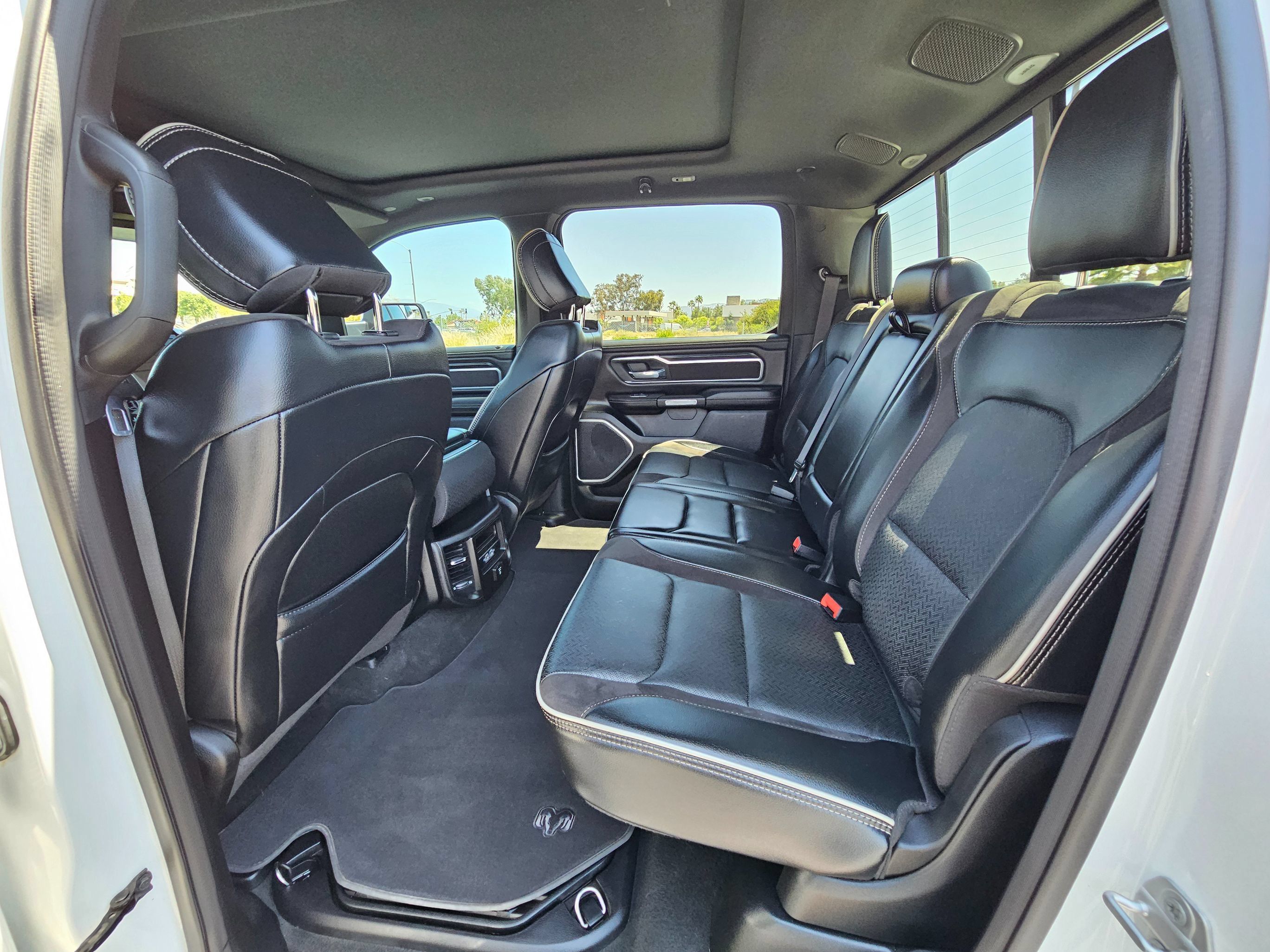 Used 2023 RAM 1500 Laramie AWD/4WD image 19