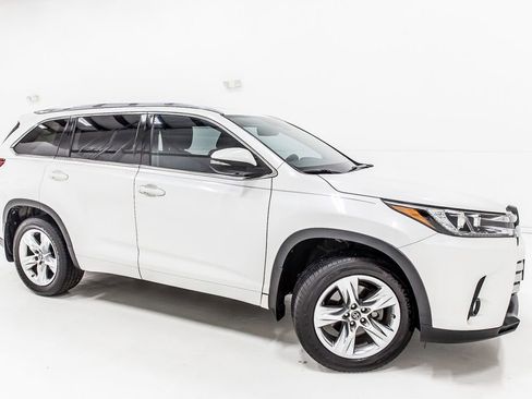 Used 2018 Toyota Highlander Limited image 9