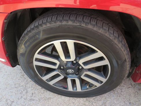 Used 2015 Toyota 4Runner Limited image 36