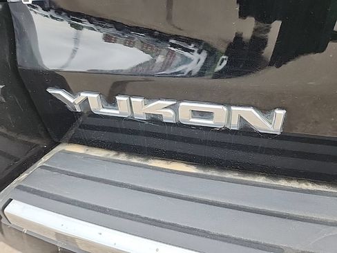 Used 2019 GMC Yukon Denali w/ Denali Ultimate Black Edition AWD/4WD image 12