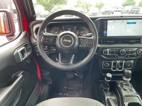 Used 2024 Jeep Wrangler Unlimited w/ Convenience Group AWD/4WD image 12