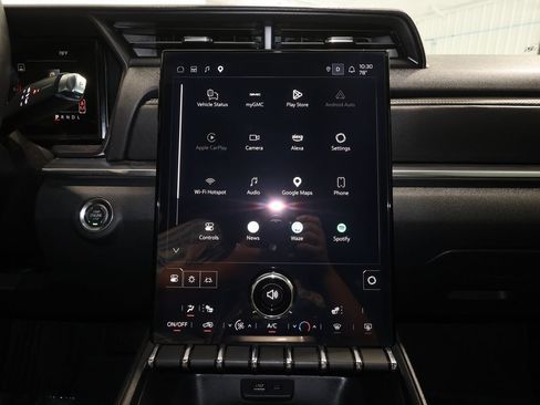 Certified 2025 GMC Terrain Elevation w/ Black Edition AWD/4WD image 17
