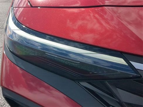 Certified 2025 Hyundai Elantra Sport image 9