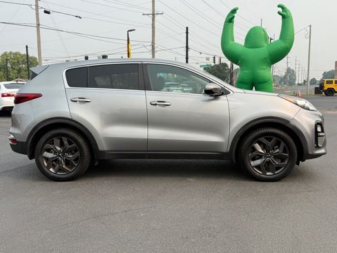 Used 2022 Kia Sportage LX w/ LX AWD Value Edition Package image 9