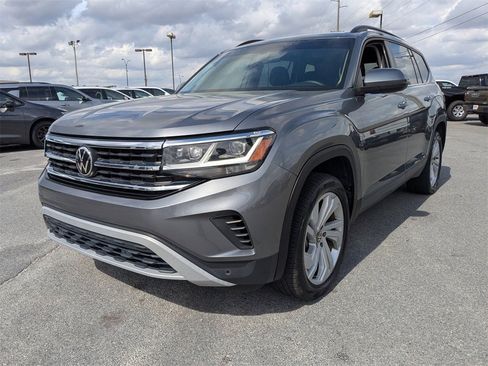 Used 2023 Volkswagen Atlas SE w/ Panoramic Sunroof Package image 8