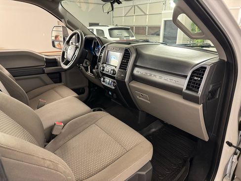 Used 2019 Ford F250 XLT w/ XLT Value Package image 35