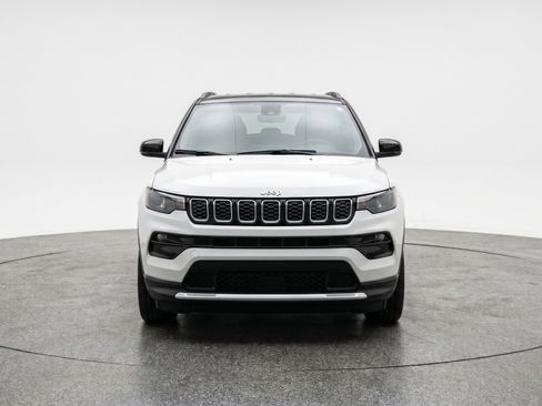 Used 2025 Jeep Compass Limited AWD/4WD image 2