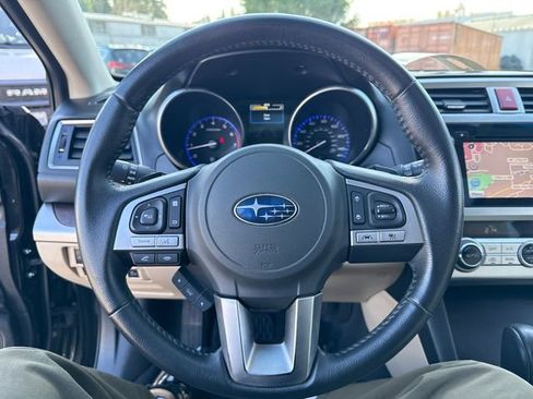 Used 2017 Subaru Outback 2.5i Limited AWD/4WD image 18