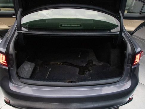 Used 2016 Lexus IS 300 AWD image 19