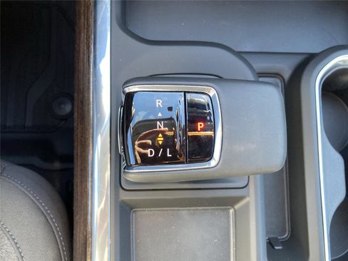 New 2026 GMC Sierra 1500 Elevation image 10