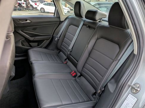 Used 2024 Volkswagen Jetta SE image 24