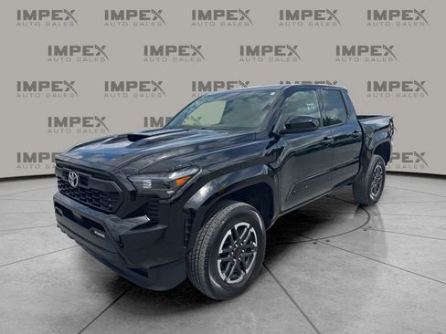 Used 2025 Toyota Tacoma TRD Sport AWD/4WD image 1
