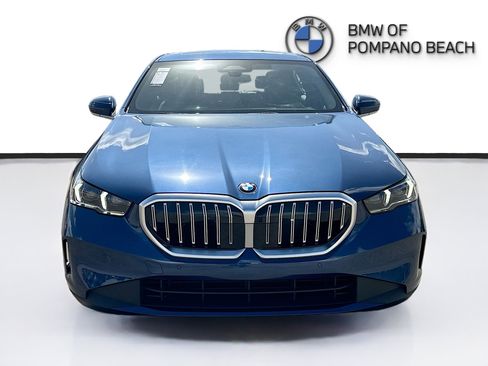Used 2025 BMW 530i RWD image 2
