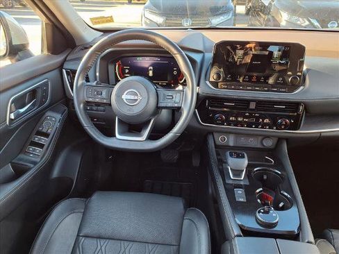 Certified 2023 Nissan Rogue Platinum w/ Platinum Premium Package image 9