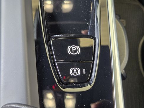 Certified 2023 Volvo S60 B5 Plus w/ Climate Package AWD/4WD image 19