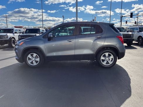 Used 2020 Chevrolet Trax LS image 4