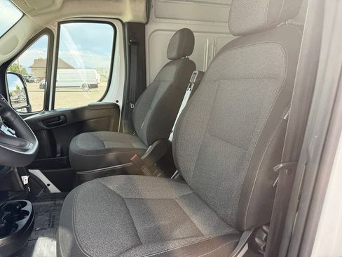 Used 2025 RAM ProMaster 2500 w/ Convenience Group FWD image 17