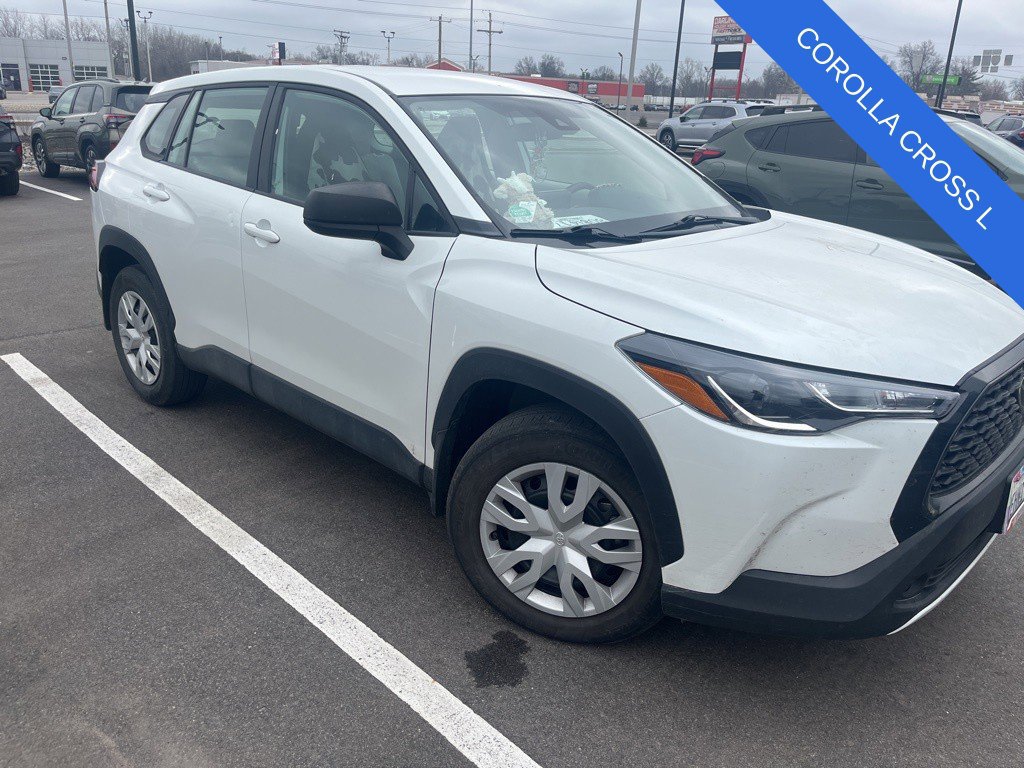 Used 2022 Toyota Corolla Cross L FWD image 1
