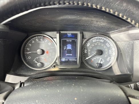 Used 2019 Toyota Tacoma TRD Sport w/ Technology Package AWD/4WD image 19