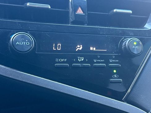 Used 2021 Toyota Camry SE FWD image 27