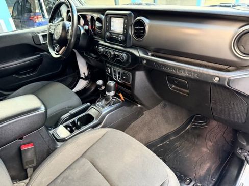 Used 2019 Jeep Wrangler Sport image 18