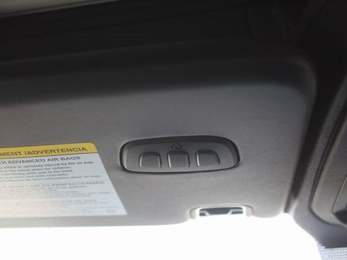 Used 2025 Ford Bronco Badlands image 35