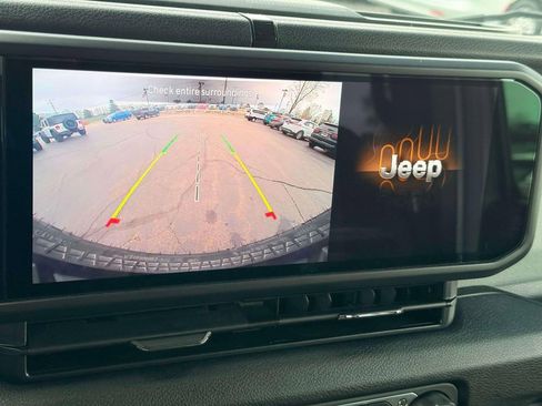 Used 2025 Jeep Wrangler Unlimited Sport AWD/4WD image 22