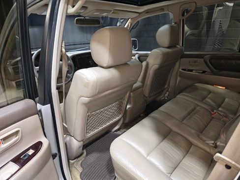 Used 2002 Toyota Land Cruiser image 78