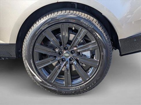 New 2025 Land Rover Range Rover SE image 10