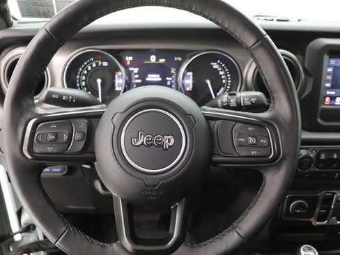 Used 2023 Jeep Wrangler Unlimited w/ Cold Weather Group image 18