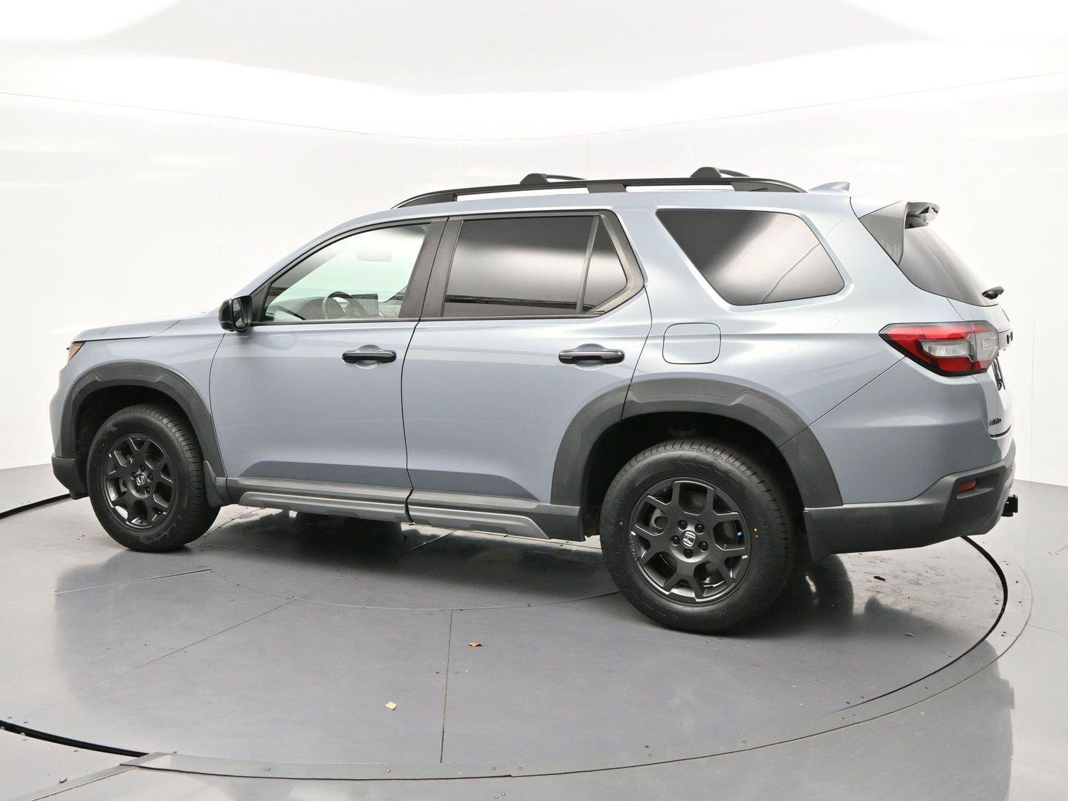Used 2023 Honda Pilot TrailSport image 5