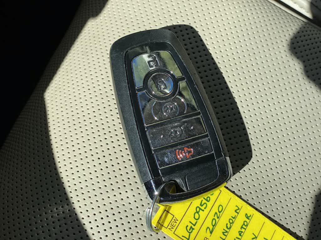 Used 2020 Lincoln Aviator Reserve w/ Equipment Group 202A AWD/4WD image 27