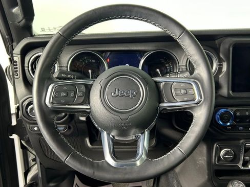 Used 2023 Jeep Wrangler Unlimited Sahara w/ Cold Weather Group AWD/4WD image 24