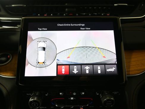 Used 2022 Jeep Grand Cherokee Summit 4xe AWD/4WD image 30