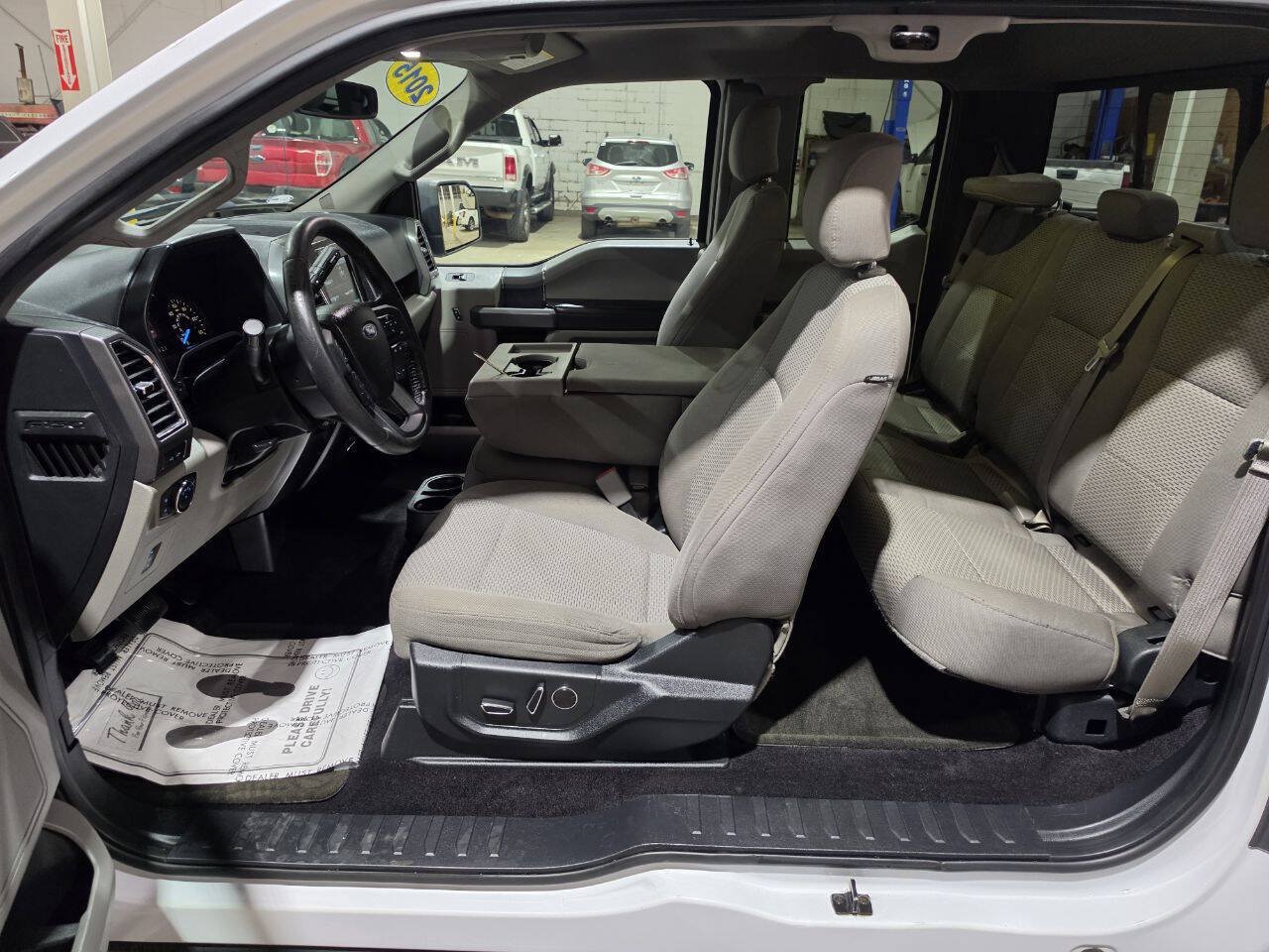 Used 2015 Ford F150 XLT w/ Equipment Group 302A Luxury AWD/4WD image 29