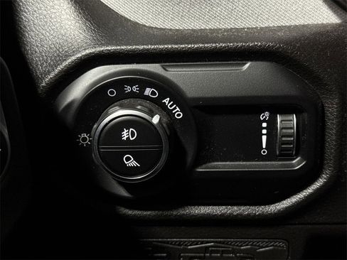 Used 2024 Jeep Gladiator Sport image 17