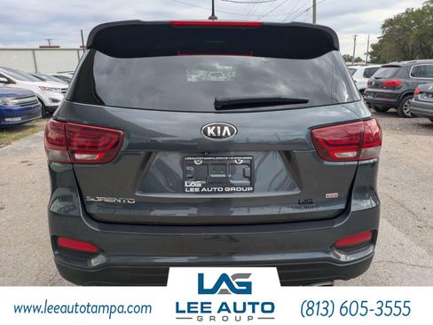 Used 2020 Kia Sorento LX FWD image 4