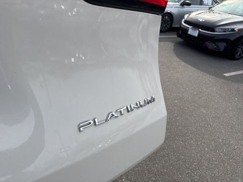 Used 2024 Toyota Grand Highlander Platinum image 10