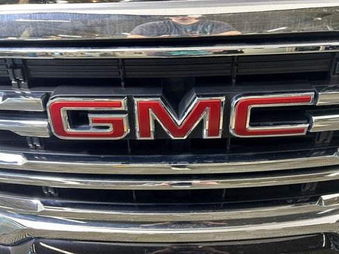 Used 2023 GMC Acadia SLE w/ Driver Convenience Package AWD/4WD image 10