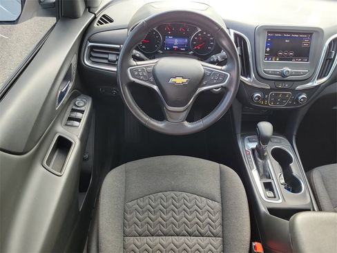 Used 2022 Chevrolet Equinox LT w/ Driver Convenience Package image 13