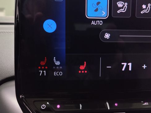 Used 2024 Volkswagen ID.4 2WD image 21