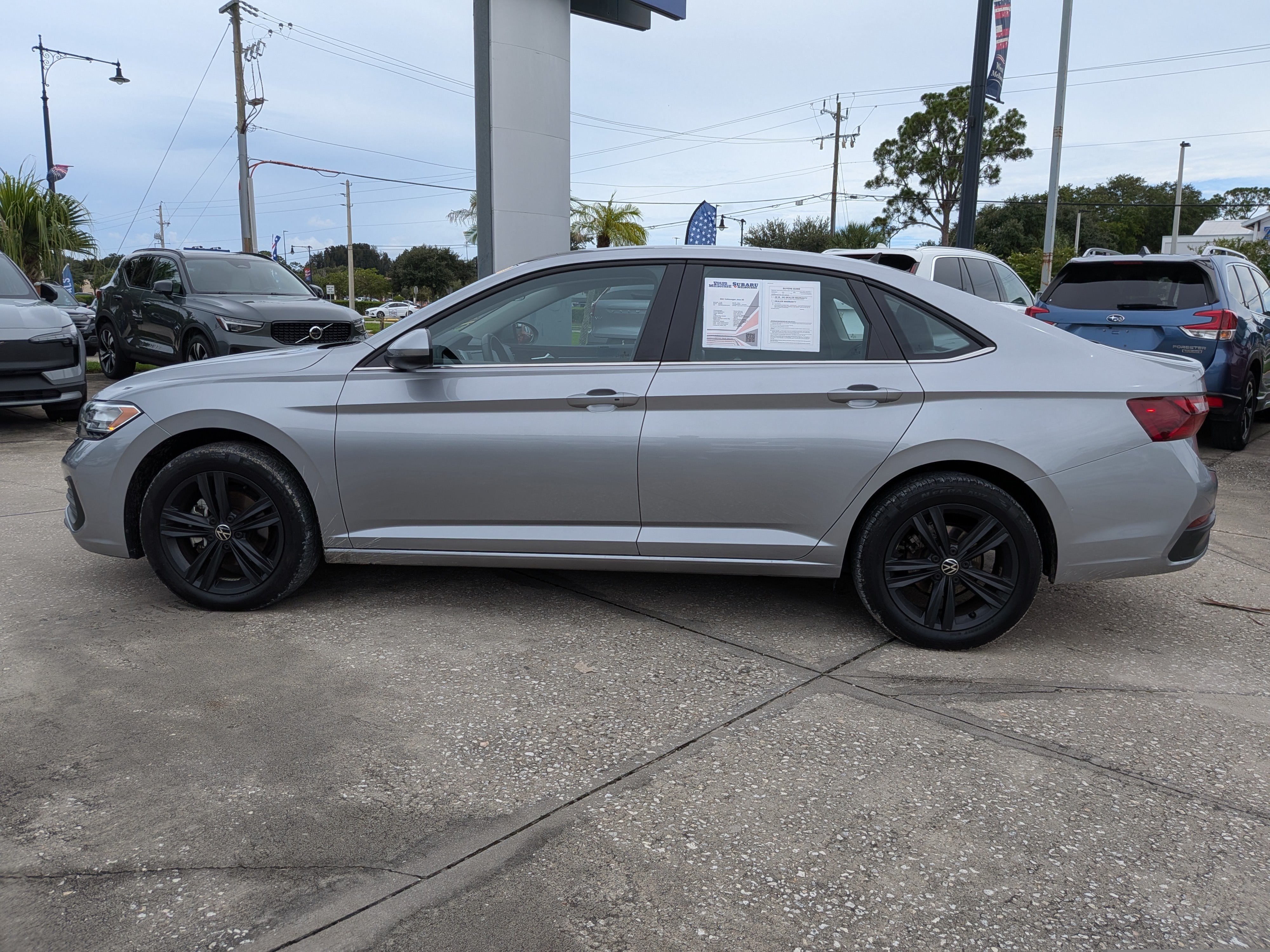 Used 2023 Volkswagen Jetta SE FWD image 7