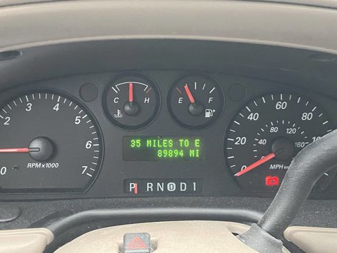 Used 2004 Ford Taurus SE image 32