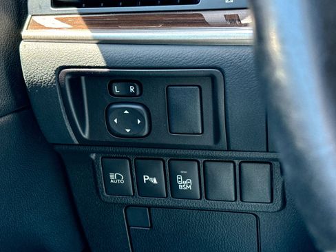 Used 2017 Lexus ES 350 w/ Luxury Package FWD image 29