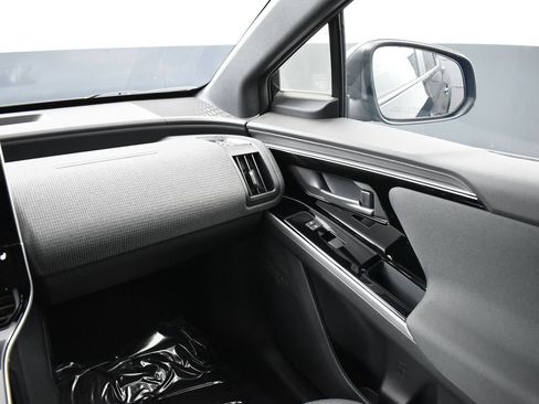 Used 2024 Subaru Solterra Premium image 15