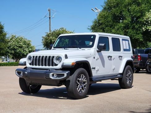 Certified 2026 Jeep Wrangler Unlimited Sahara AWD/4WD image 3
