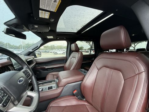 Used 2024 Ford Expedition Limited RWD image 28